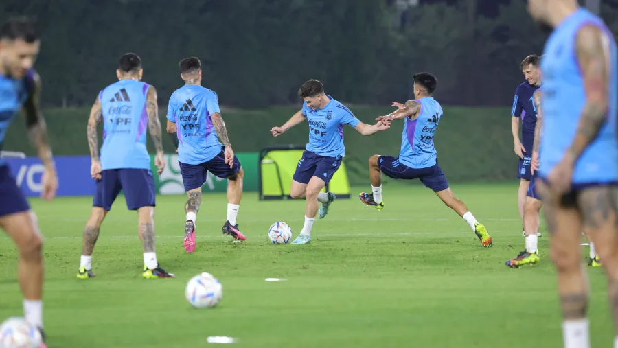 Sin Di María ni “Papu” Gómez, Argentina comenzó a prepararse para enfrentar a Países Bajos Sin Di María ni “Papu” Gómez, Argentina comenzó a prepararse para enfrentar a Países Bajos