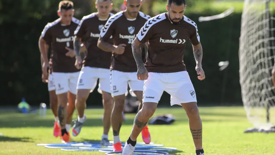 El exPatronato Héctor “Tito” Canteros entrenó por primera vez con Platense El exPatronato Héctor “Tito” Canteros entrenó por primera vez con Platense