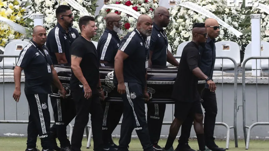 En el estadio del Santos le dan el último adiós a Pelé En el estadio del Santos le dan el último adiós a Pelé