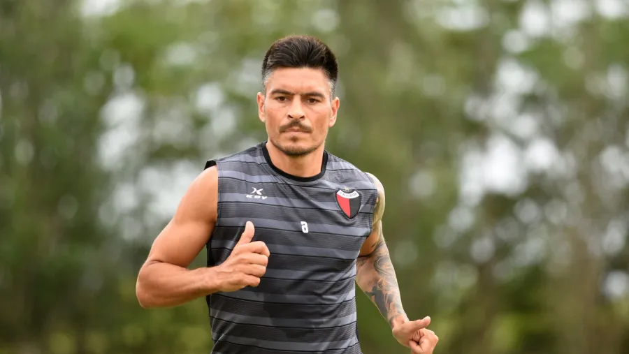 Por un desgarro, Colón de Santa Fe no contará con el entrerriano Paolo Goltz