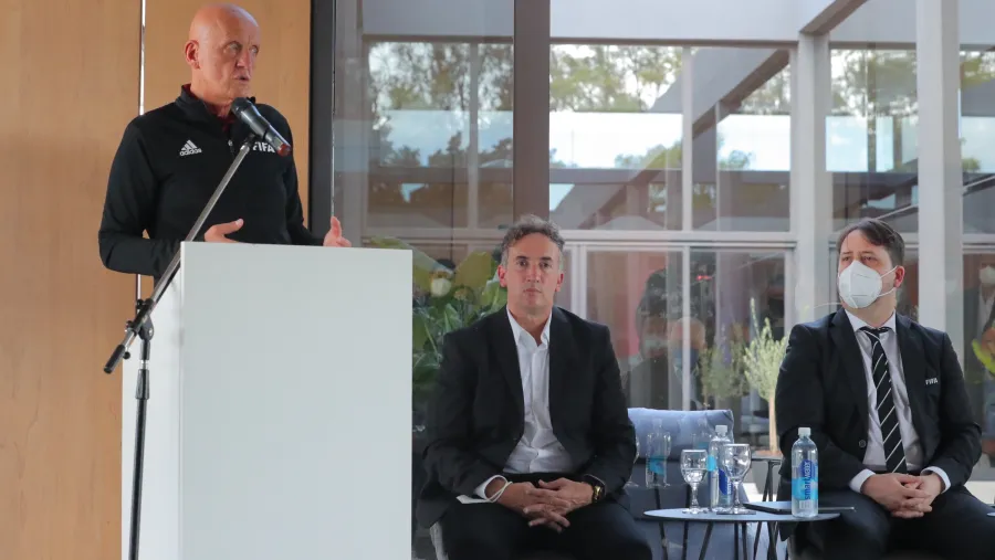 La AFA inauguró el edificio donde operará el VAR con la presencia de Pergluigi Colina