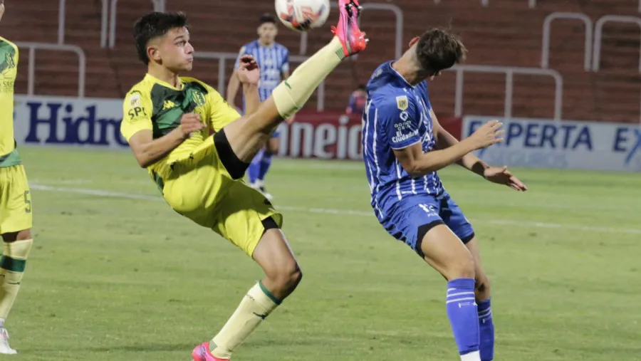 Aldosivi pisó fuerte en Mendoza y le ganó a Godoy Cruz un partido clave por el promedio