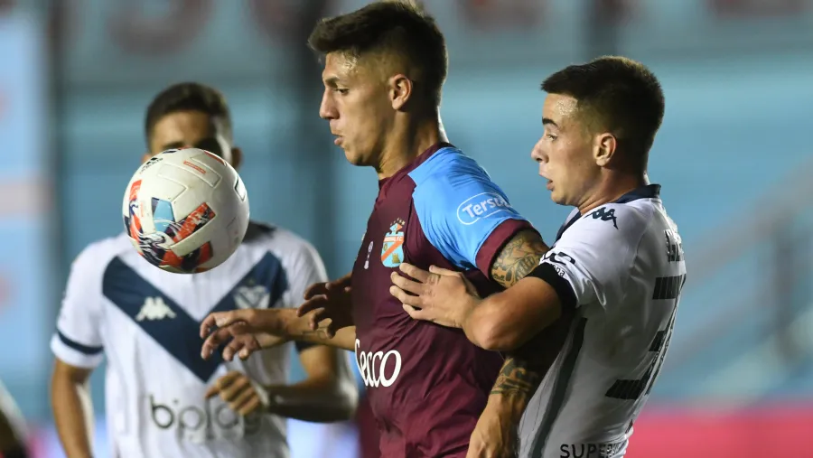 Arsenal y Vélez empataron sin goles en el comienzo de la sexta fecha Arsenal y Vélez empataron sin goles en el comienzo de la sexta fecha