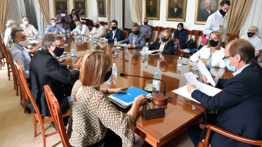 Bordet con el gabinete