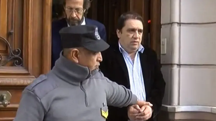 El abogado Emilio Fouces se retira del Juzgado junto a Pablo Hernández