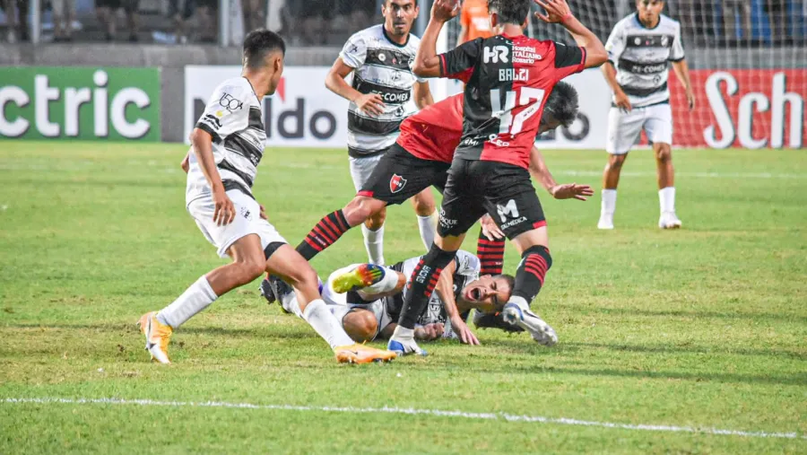 Copa Argentina: Claypole dio el batacazo ante el Newell’s del entrerriano Gabriel Heinze Copa Argentina: Claypole dio el batacazo ante el Newell’s del entrerriano Gabriel Heinze