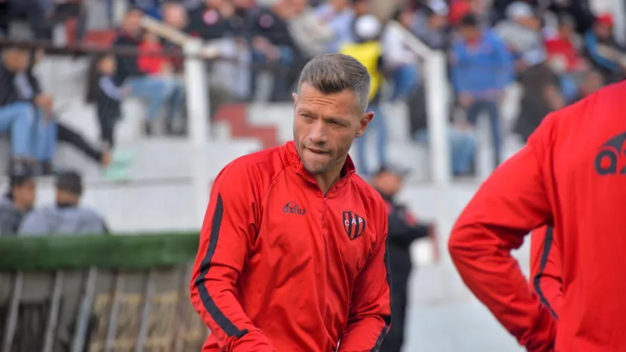 Según el volante Nicolás Domingo, “con Boca hay que jugar con los dientes apretados” Según el volante Nicolás Domingo, “con Boca hay que jugar con los dientes apretados”