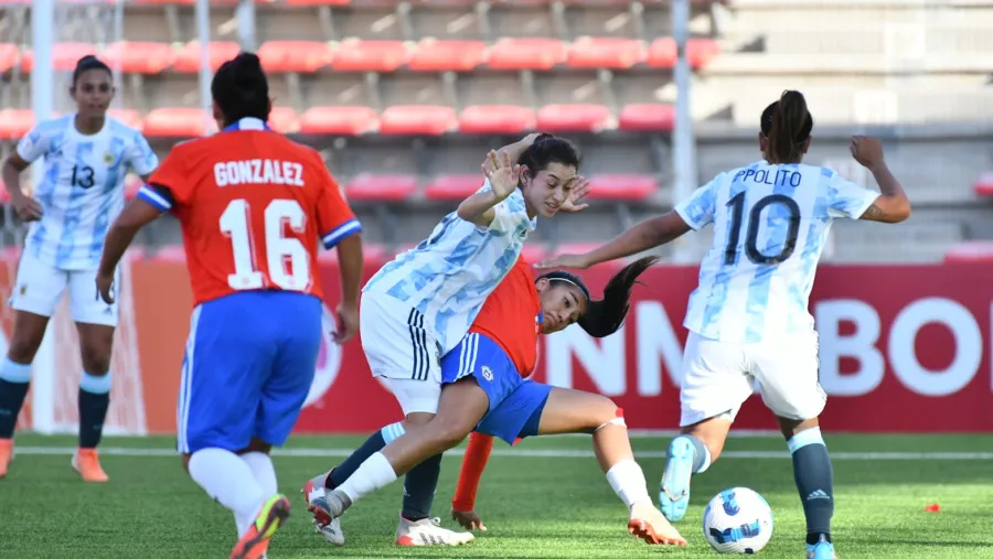 Con la entrerriana Agostina Holzheier, Argentina debutó con un empate sin goles ante Chile