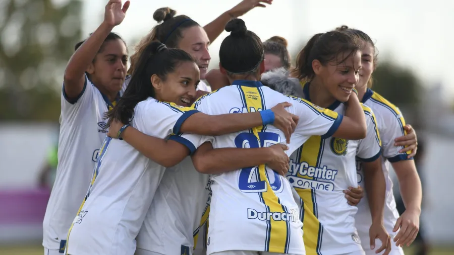 Fútbol femenino: Rosario Central goleó a Villa San Carlos con aporte entrerriano Fútbol femenino: Rosario Central goleó a Villa San Carlos con aporte entrerriano