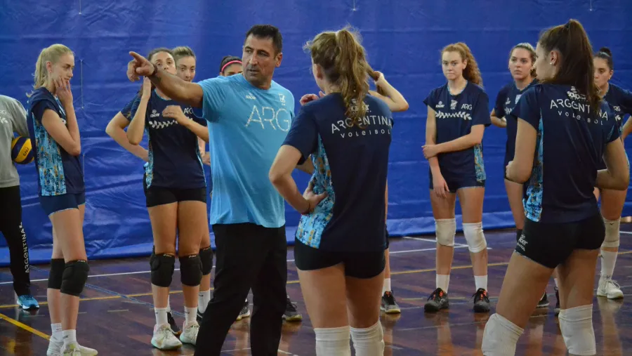 Vóley: cuatro entrerrianas iniciaron la concentración con la selección argentina juvenil