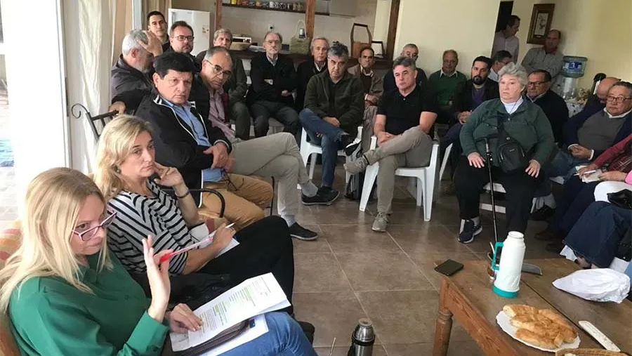 Reunión del equipo técnico que elabora el plan de gobierno para Rogelio Frigerio.