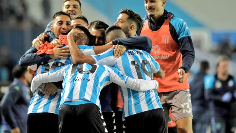 Racing no tuvo piedad de Aldosivi y con una goleada se metió en semifinales