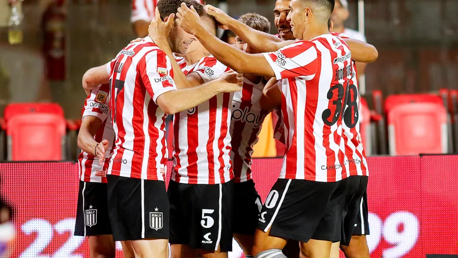 Estudiantes se recuperó con una goleada ante el Newell’s del entrerriano Gabriel Heinze