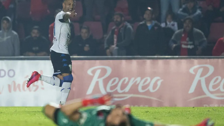 Copa de la Liga Profesional: Vélez venció a Colón y cerró con una sonrisa su participación Copa de la Liga Profesional: Vélez venció a Colón y cerró con una sonrisa su participación