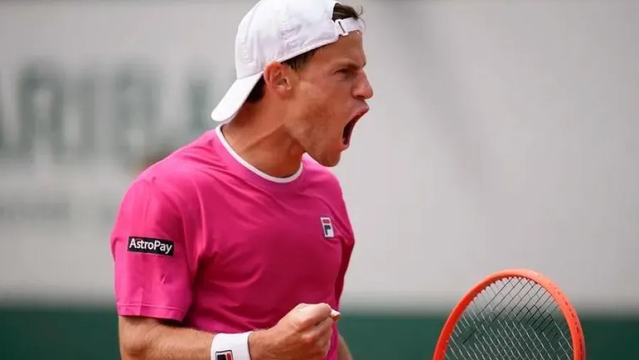 “Peque” Schwartzman batalló y tuvo su premio en Roland Garros: se metió en tercera ronda