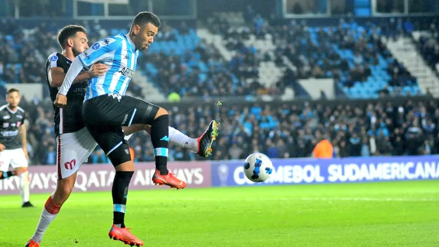 Racing perdió con River de Uruguay y quedó afuera de la Copa Sudamericana