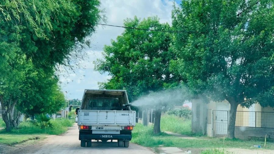 El municipio realiza operativos de fumigación en barrios de Paraná El municipio realiza operativos de fumigación en barrios de Paraná