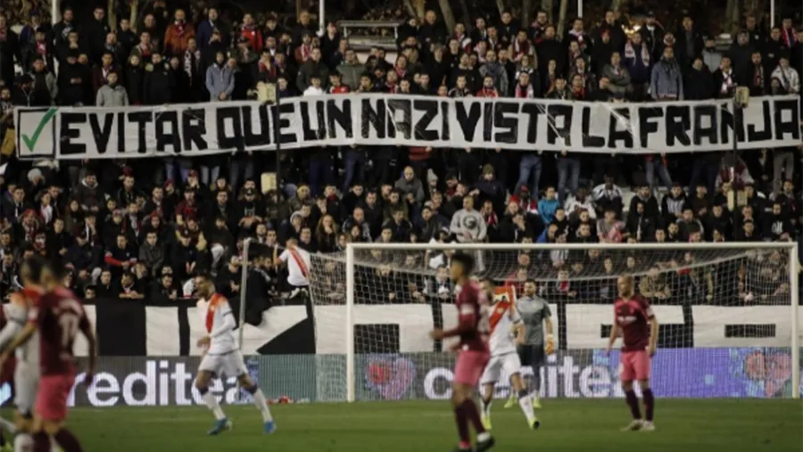 Bandera del Rayo contra el ucraniano Zozulya.