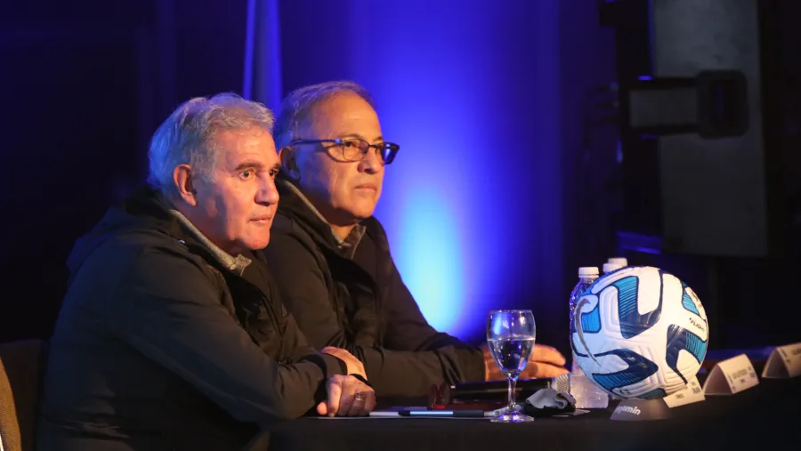 Con el entrerriano Burruchaga, empezó el Congreso para entrenadores en Santa Fe