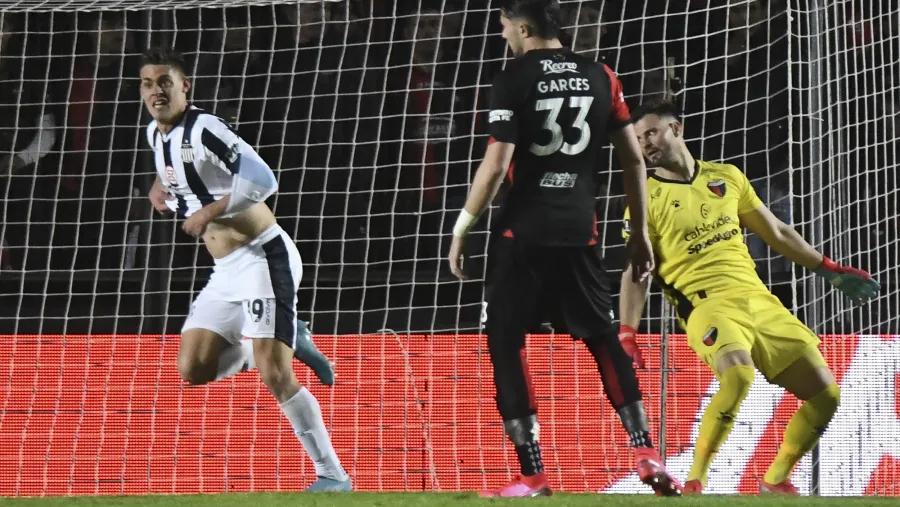 Libertadores: Talleres ganó en Santa Fe, eliminó a Colón y por primera vez pasó a cuartos