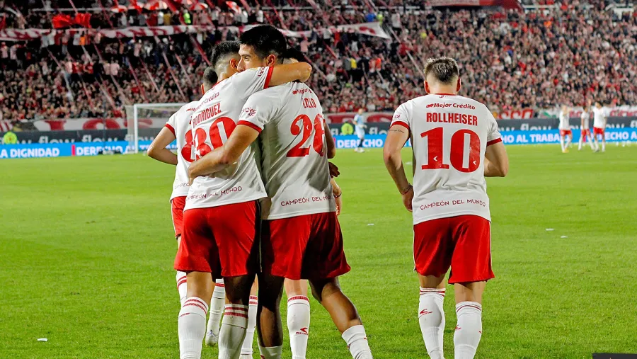 Estudiantes goleó a Barracas Central y sigue en la pelea por la Liga Profesional