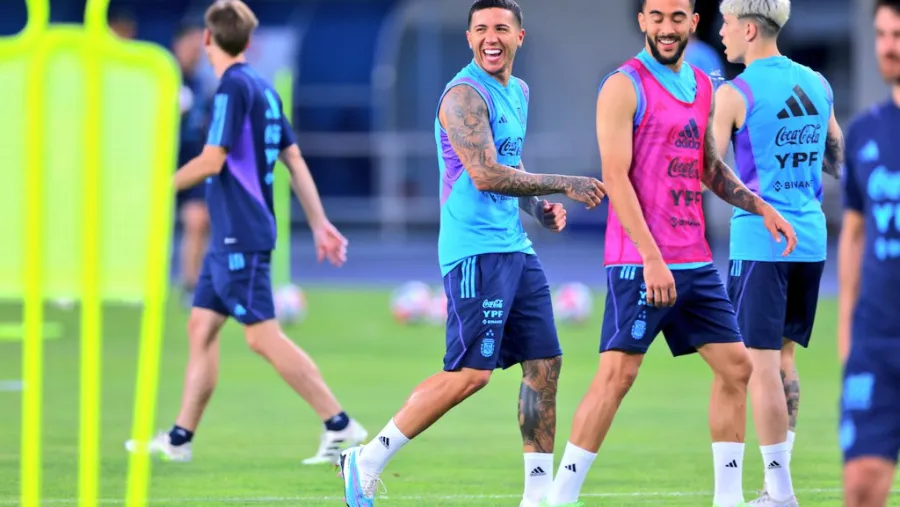 Fútbol: a la espera de Julián Álvarez, la selección argentina entrenó en Beijing