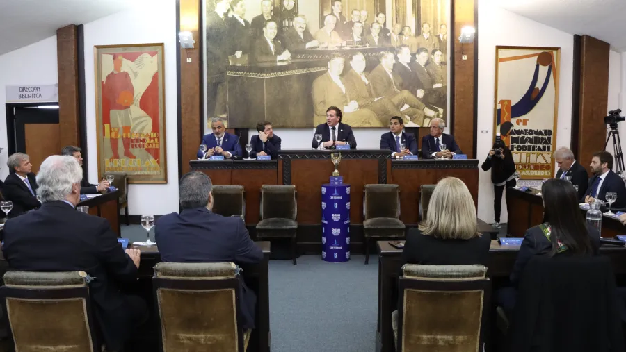 Fútbol: Uruguay, Argentina, Paraguay y Chile lanzaron la candidatura para el Mundial 2030