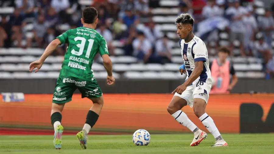 Fútbol: Talleres derrotó a Sarmiento y quedó a cinco puntos del líder, Vélez Fútbol: Talleres derrotó a Sarmiento y quedó a cinco puntos del líder, Vélez