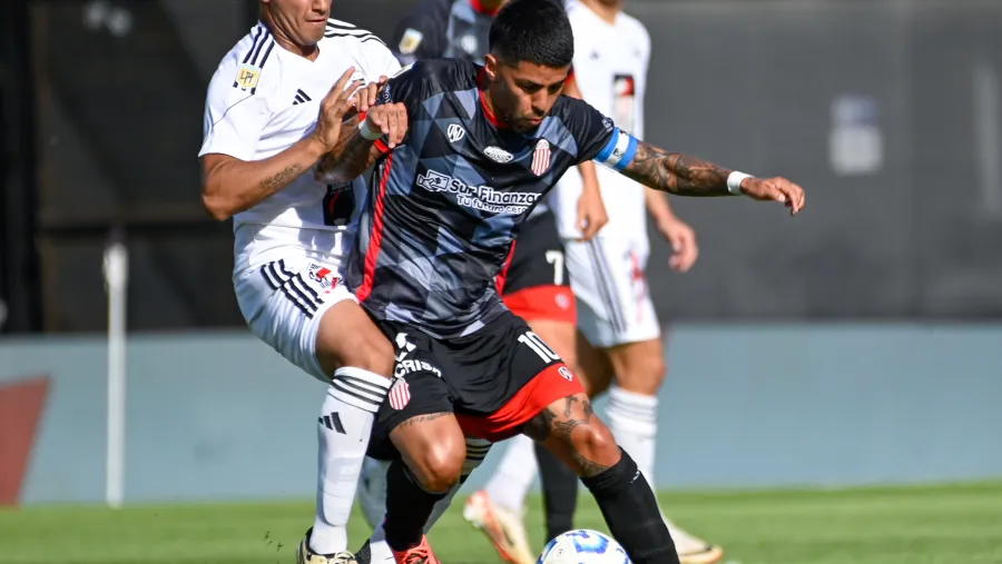 Deportivo Riestra y Barracas Central empataron sin goles en un duelo friccionado