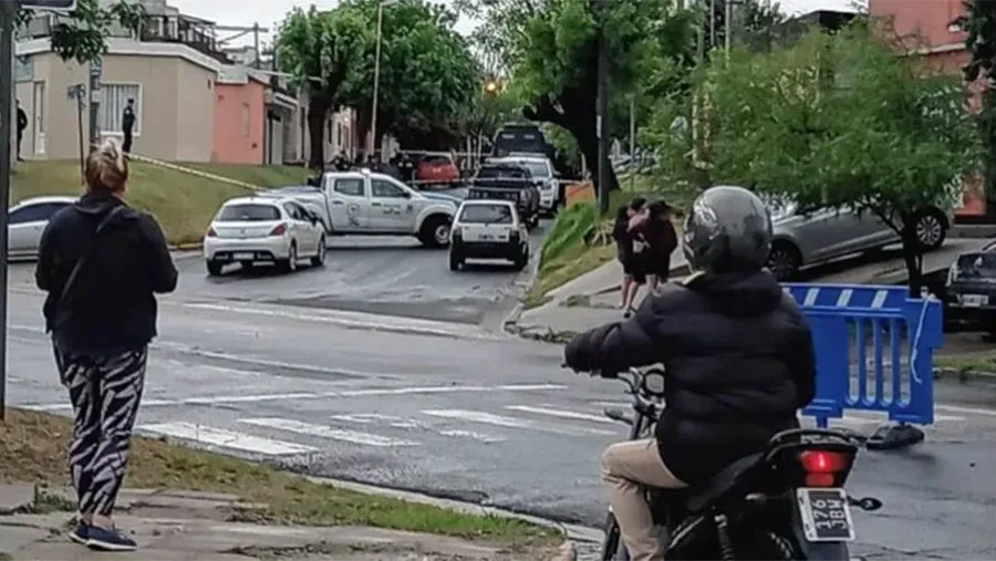Conmoción en el Barrio Municipal de Paraná por una situación de violencia de género. Conmoción en el Barrio Municipal de Paraná por una situación de violencia de género.