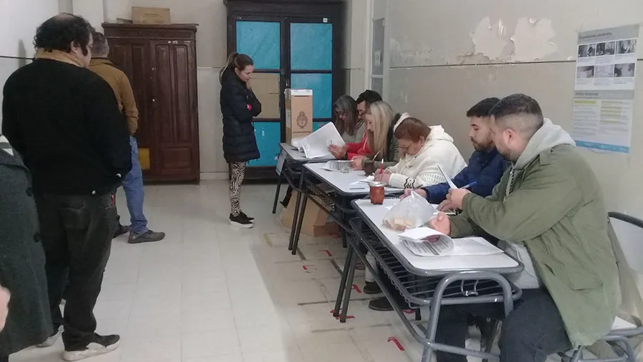 La participación ciudadana en las PASO fue fluida y en la provincia votó el 78 por ciento del padrón. La participación ciudadana en las PASO fue fluida y en la provincia votó el 78 por ciento del padrón.