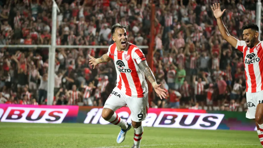 Instituto de Córdoba fue contundente y superó con claridad a Atlético Tucumán Instituto de Córdoba fue contundente y superó con claridad a Atlético Tucumán