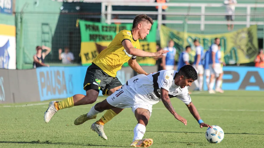 Defensa y Justicia goleó a Platense y conoció el triunfo en la Copa de la Liga Profesional Defensa y Justicia goleó a Platense y conoció el triunfo en la Copa de la Liga Profesional