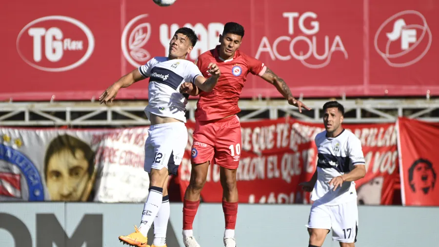 Fútbol: Argentinos venció a Gimnasia y alcanzó la cima en la Zona A Fútbol: Argentinos venció a Gimnasia y alcanzó la cima en la Zona A