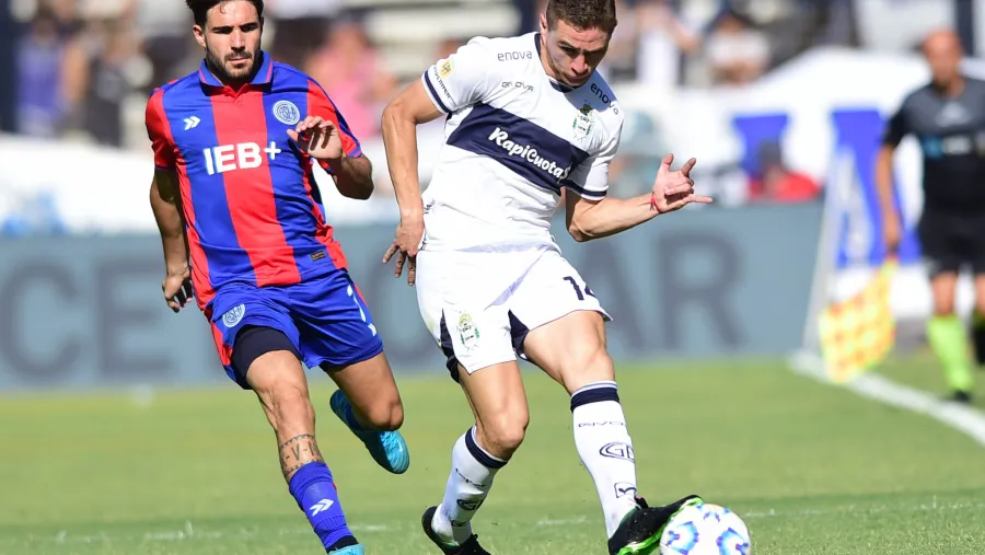 San Lorenzo se despertó en el complemento y venció a Gimnasia para seguir líder San Lorenzo se despertó en el complemento y venció a Gimnasia para seguir líder