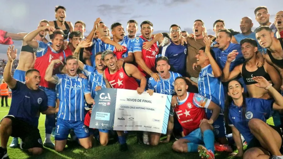 Godoy Cruz ganó el clásico cuyano por penales y avanzó en la Copa Argentina Godoy Cruz ganó el clásico cuyano por penales y avanzó en la Copa Argentina