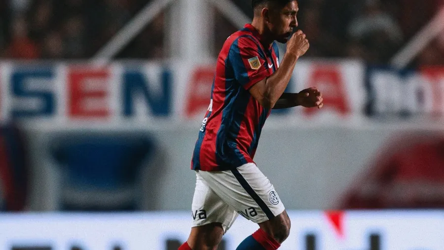 Fútbol: San Lorenzo le ganó al líder Godoy Cruz el postergado de la novena fecha Fútbol: San Lorenzo le ganó al líder Godoy Cruz el postergado de la novena fecha