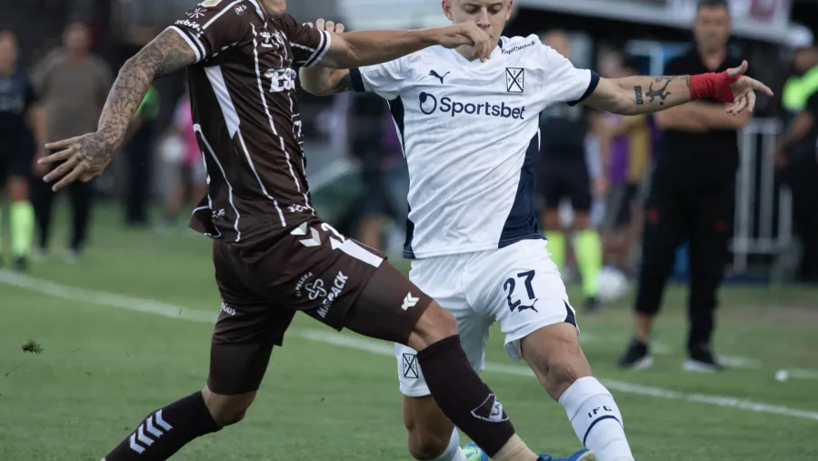 Con un gol en contra por bando, Platense e Independiente empataron en Avellaneda