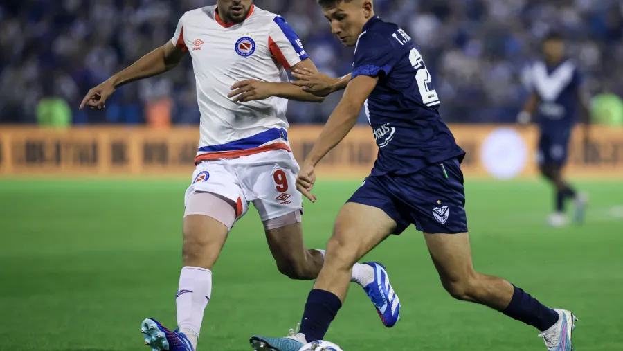 Vélez y Argentinos abrieron la penúltima fecha con un empate sin goles en Liniers