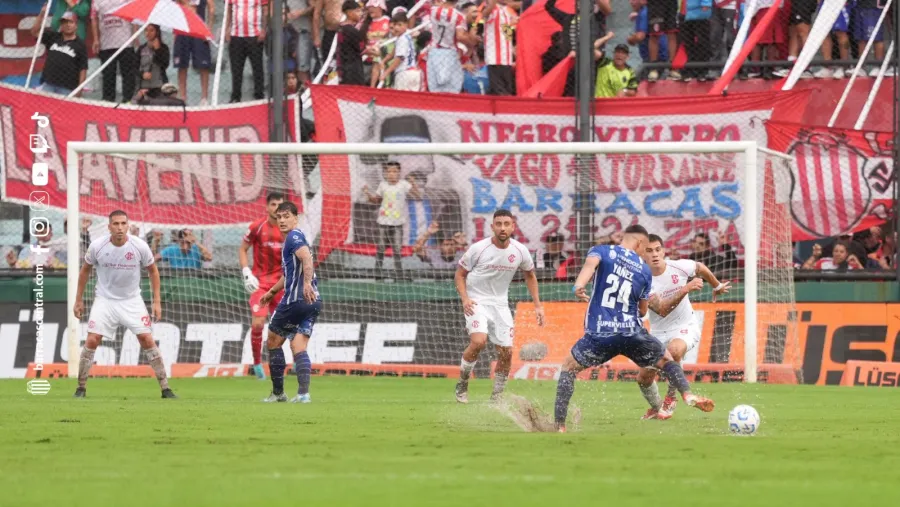 Fútbol: Godoy Cruz acertó en el final y le ganó a Barracas Central en Sarandí