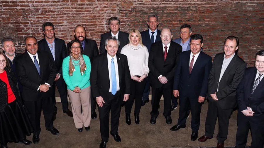 Alberto Fernández junto a una docena de gobernadores. Alberto Fernández junto a una docena de gobernadores.