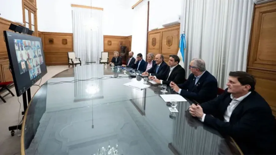 Las cartas volverán a repartirse en la relación del gobierno con las provincias de cara al presupuesto 2025. Las cartas volverán a repartirse en la relación del gobierno con las provincias de cara al presupuesto 2025.
