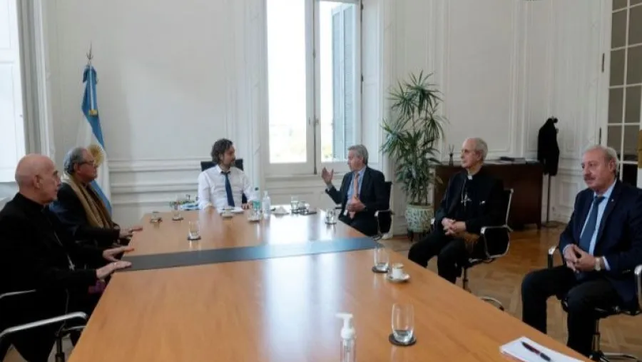 El gobierno acordó con el Episcopado la reapertura de las iglesias