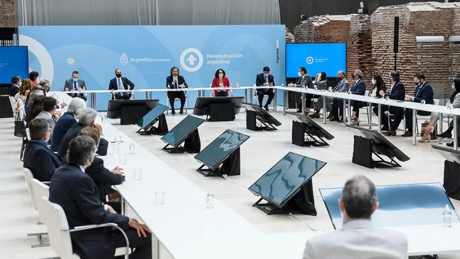 El gobierno quiere acordar con empresarios medidas para que la inflación no supere el 29%