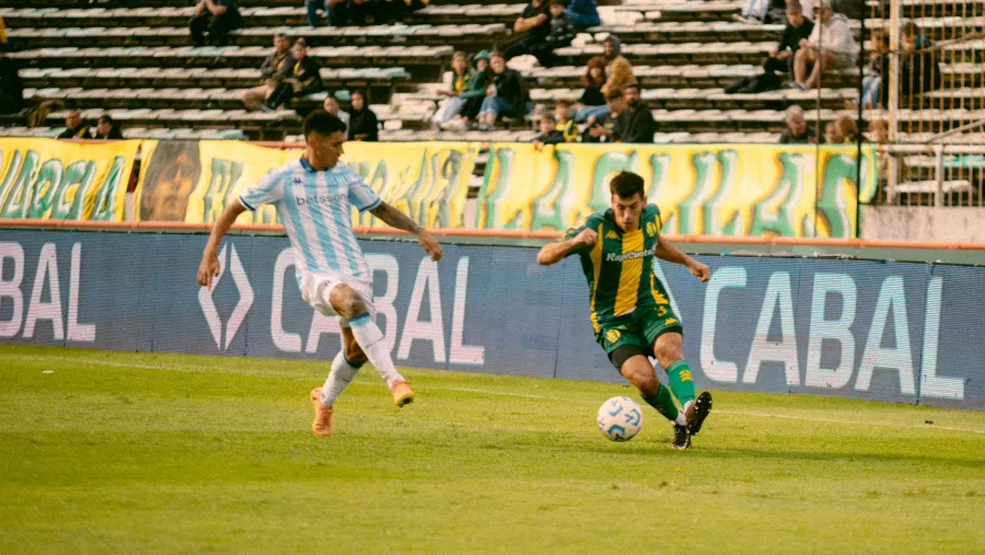 Fútbol: Racing ganó en Mar del Plata y sueña con la clasificación Fútbol: Racing ganó en Mar del Plata y sueña con la clasificación