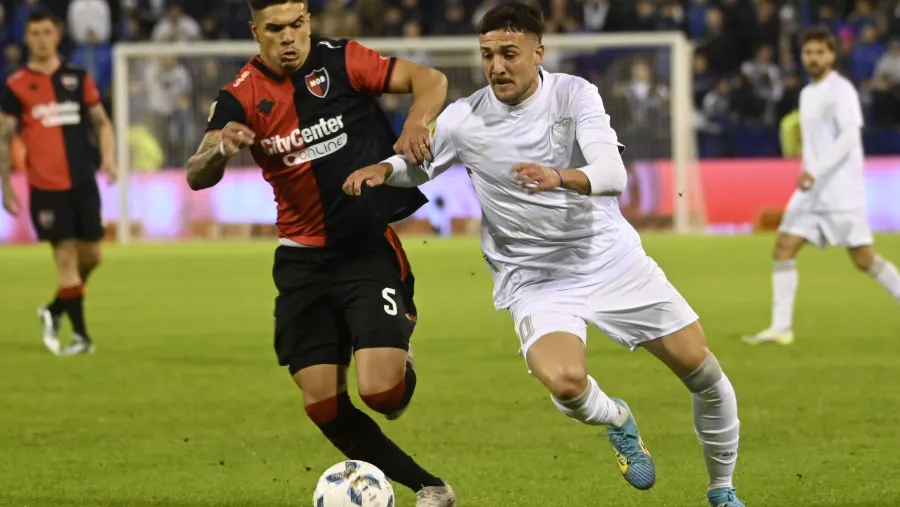 Vélez le ganó a Newell’s y festejó su primera victoria en el cierre de la segunda fecha