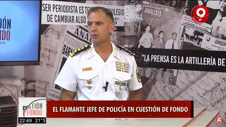 Apenas designado como jefe de la Policía de Entre Ríos, el comisario general Claudio González fue entrevistado en el programa “Cuestión de Fondo” (Canal 9, Litoral). Apenas designado como jefe de la Policía de Entre Ríos, el comisario general Claudio González fue entrevistado en el programa “Cuestión de Fondo” (Canal 9, Litoral).