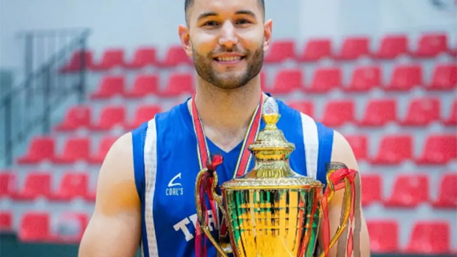 En Albania, Gonzalo Lapera suma trofeos y cumple sus metas en el vóley internacional