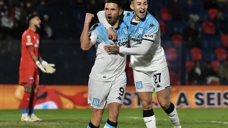 Fútbol: Racing hundió más a Tigre con una goleada y es líder de la Liga Profesional