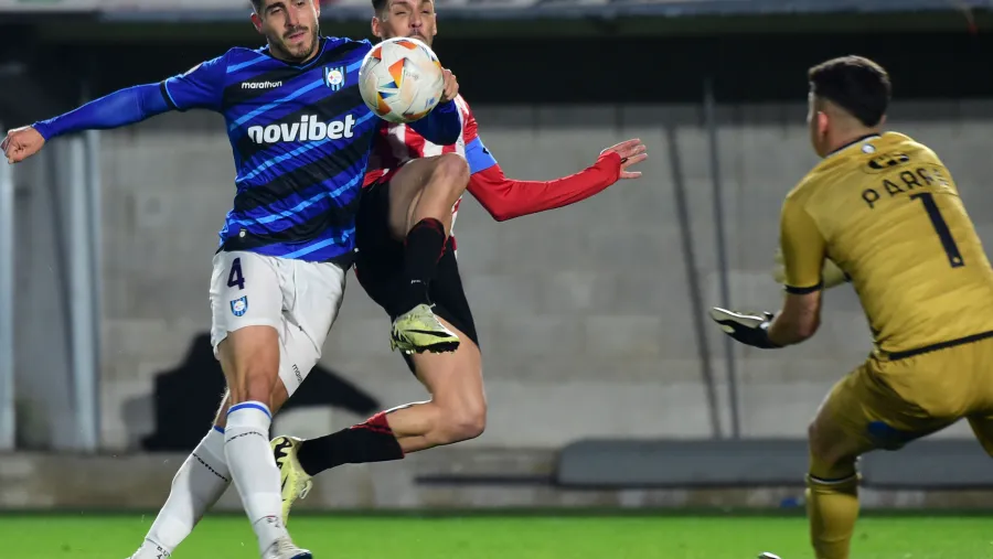 Estudiantes perdió con Huachipato a puro gol y quedó afuera de la Copa Libertadores Estudiantes perdió con Huachipato a puro gol y quedó afuera de la Copa Libertadores